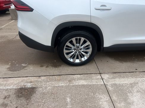 Used 2025 Toyota Grand Highlander AWD image 9