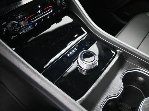 New 2025 Jeep Grand Cherokee L Limited w/ Black Appearance Package image 9