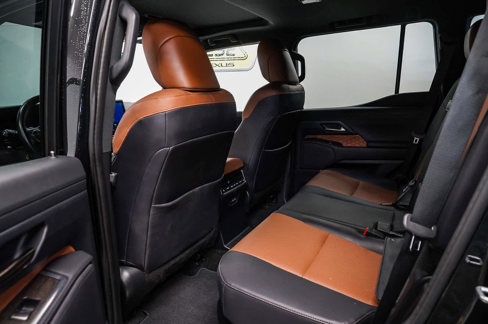Used 2025 Lexus GX 550 w/ Accessory Package (2T) AWD/4WD image 19
