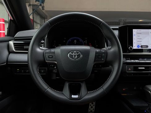 Used 2026 Toyota Camry SE FWD image 32