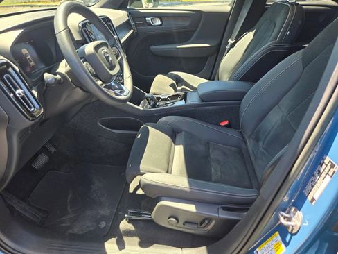 Used 2023 Volvo XC40 Recharge Ultimate AWD/4WD image 9