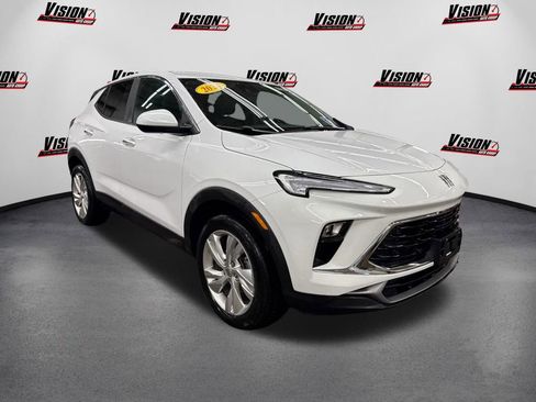 Used 2024 Buick Encore GX Preferred w/ Comfort Package image 3