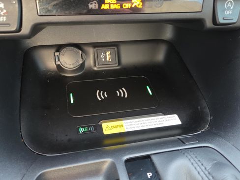 Certified 2025 Toyota RAV4 XLE image 30