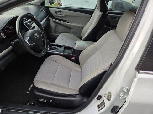 Used 2017 Toyota Camry SE FWD image 9