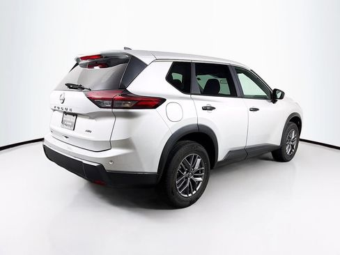 Used 2024 Nissan Rogue S AWD/4WD image 7