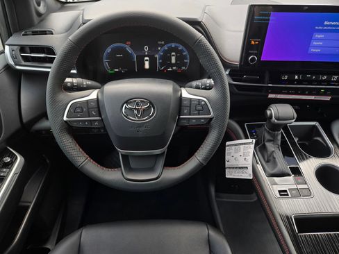 Certified 2026 Toyota Sienna XSE FWD image 13