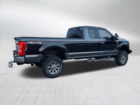 Used 2019 Ford F350 XLT w/ XLT Premium Package image 11