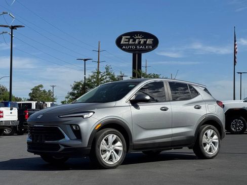 Used 2025 Buick Encore GX Preferred w/ Comfort Package AWD/4WD image 1
