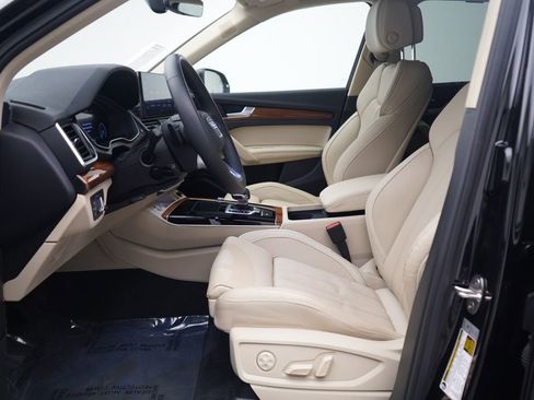 Used 2023 Audi Q5 e Premium Plus w/ Premium Plus Package image 6