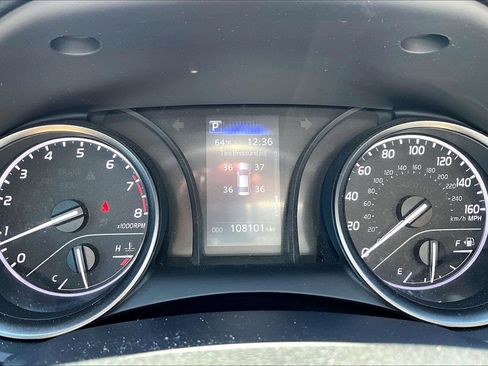 Used 2022 Toyota Camry SE FWD image 13