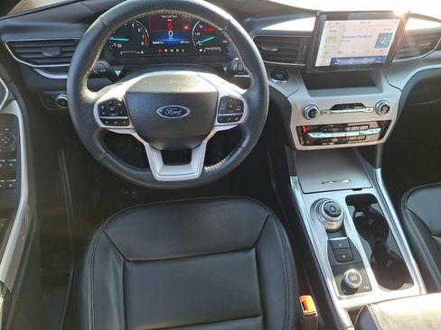 Certified 2022 Ford Explorer XLT w/ Equipment Group 202A image 12