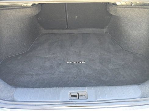 Used 2024 Nissan Sentra SV FWD image 10