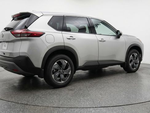Used 2025 Nissan Rogue SV FWD image 9