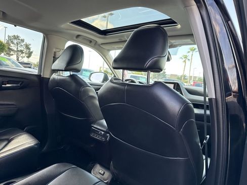 Used 2023 Toyota Highlander XLE FWD image 24