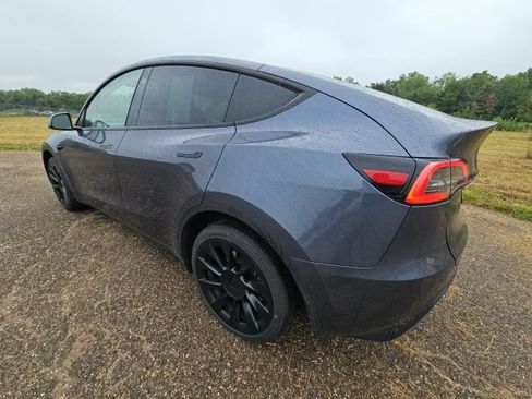 Used 2023 Tesla Model Y Long Range AWD/4WD image 5