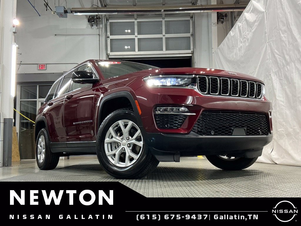 Used 2023 Jeep Grand Cherokee Limited w/ Luxury Tech Group II AWD/4WD image 33