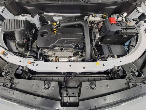 Used 2025 Chevrolet Equinox LT w/ Safety and Technology Package image 8