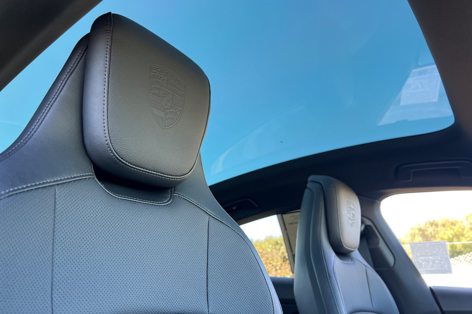 Used 2023 Porsche Taycan RWD image 17