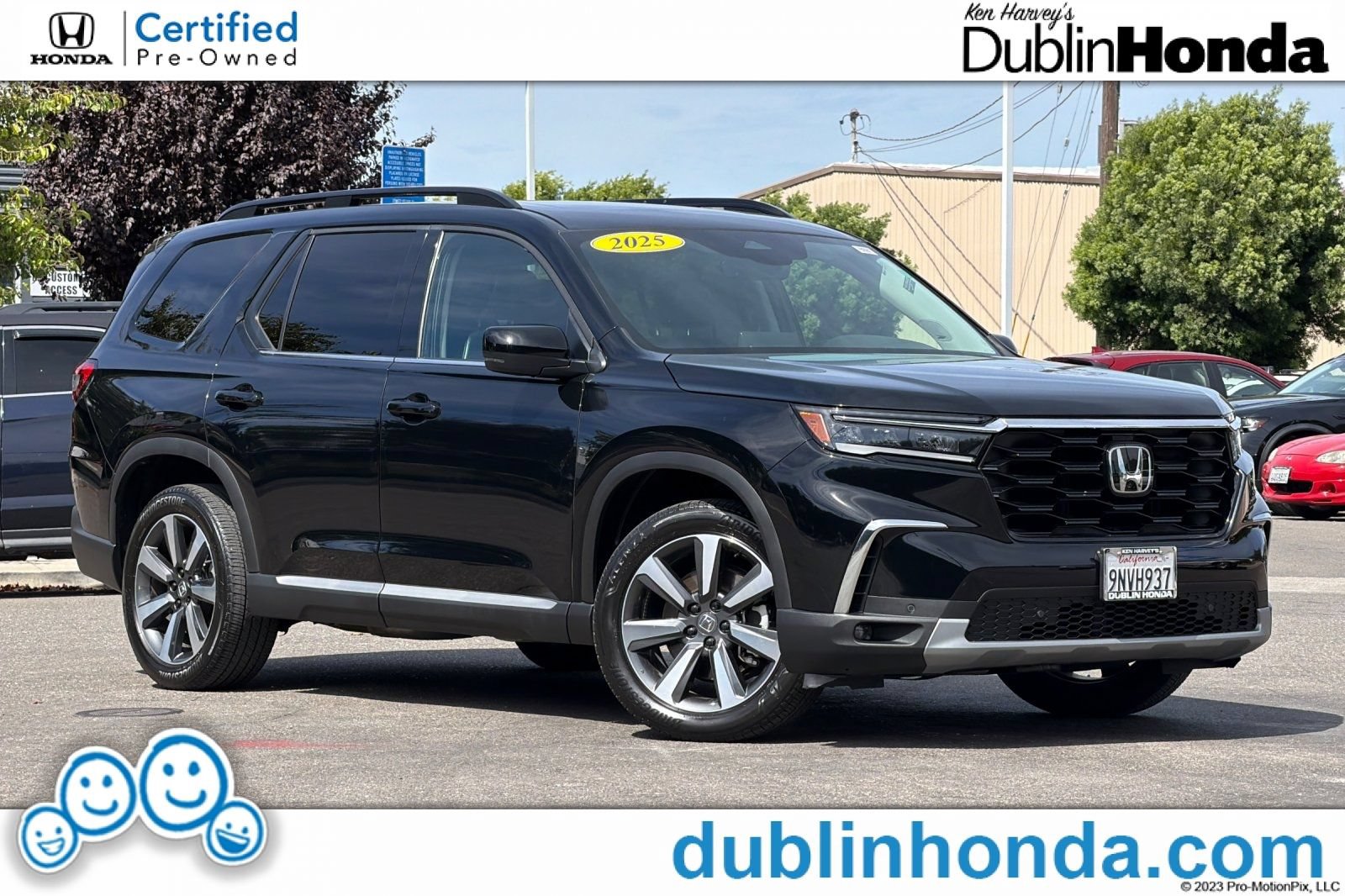 Certified 2025 Honda Pilot Touring image 1