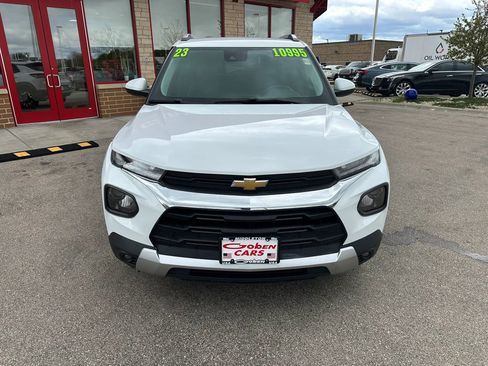 Used 2023 Chevrolet TrailBlazer LT AWD/4WD image 2