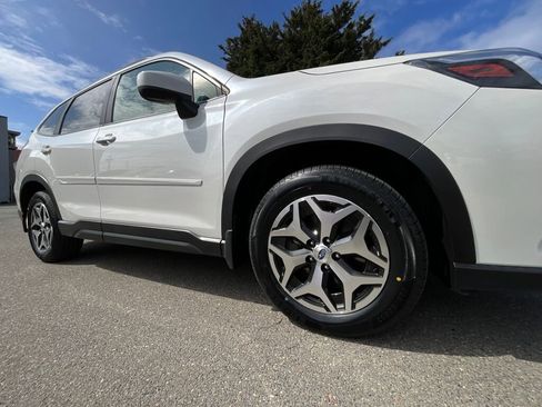 Certified 2022 Subaru Forester Premium AWD/4WD image 11