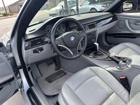 Used 2010 BMW 328i Convertible RWD image 14