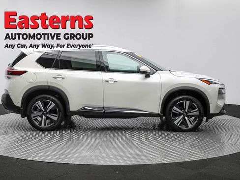 Used 2023 Nissan Rogue SL w/ SL Premium Package image 4