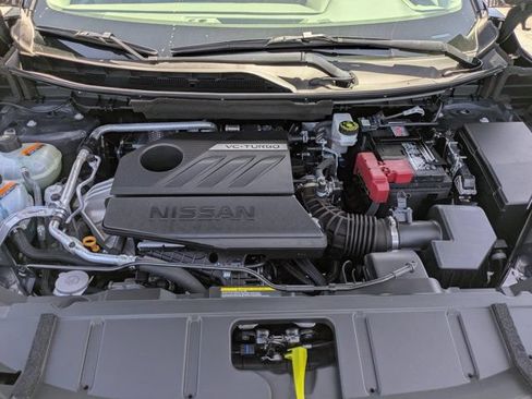 Used 2025 Nissan Rogue SL FWD image 13