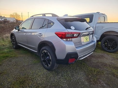 Used 2021 Subaru Crosstrek 2.0i Premium image 4