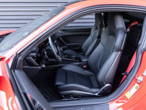 Certified 2024 Porsche 911 Carrera T RWD image 5
