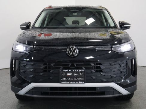 New 2025 Volkswagen Tiguan SE image 7
