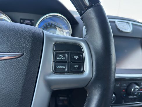 Used 2014 Chrysler 300 C w/ Beats Audio Group RWD image 26