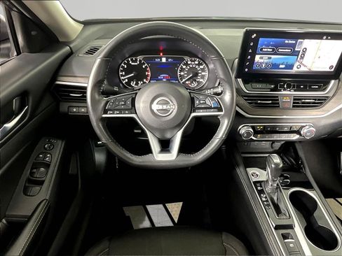 Certified 2024 Nissan Altima 2.5 SV w/ SV Premium Package FWD image 8