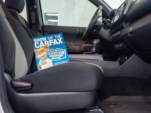 Used 2020 Toyota Tacoma TRD Off-Road image 5