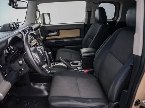 Used 2013 Toyota FJ Cruiser 4WD w/ Upgrade Pkg image 18