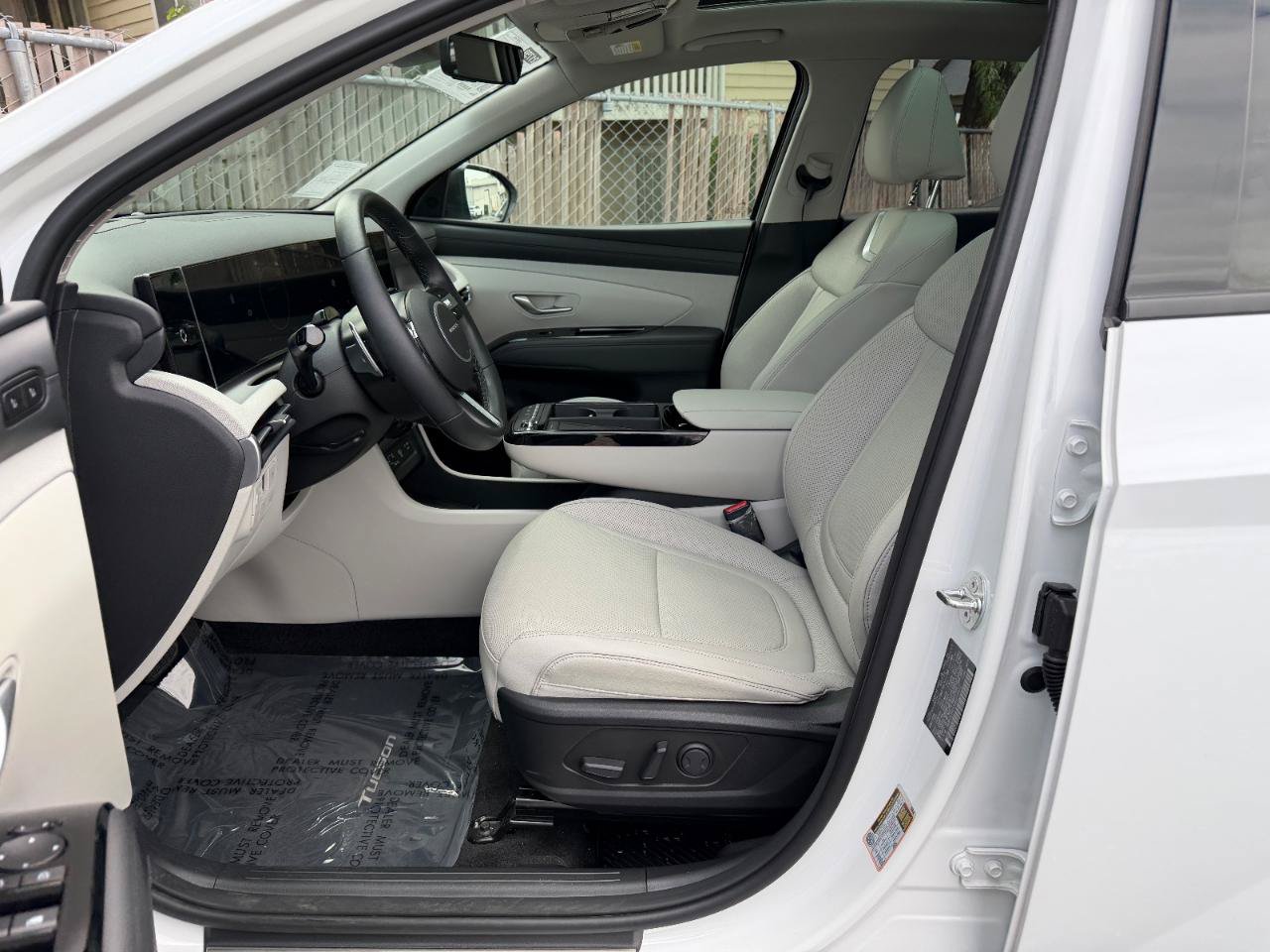 Used 2025 Hyundai Tucson Limited AWD/4WD image 5