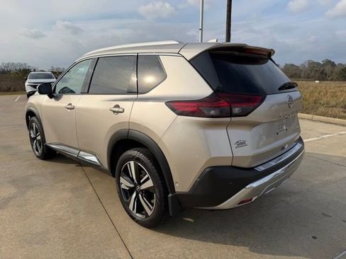 Used 2022 Nissan Rogue Platinum w/ Head-Up Display Package image 3