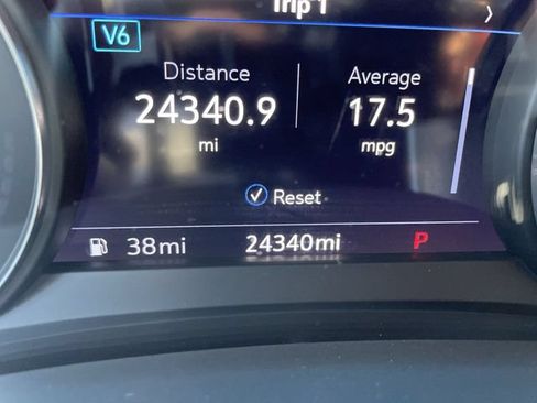 Used 2024 Cadillac XT6 Premium Luxury w/ Technology Package AWD/4WD image 12