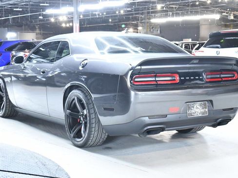 Used 2019 Dodge Challenger SRT Hellcat w/ Alcantara Appearance Package RWD image 9