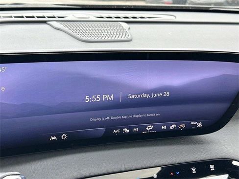 Certified 2025 Buick Enclave Sport Touring w/ Power Package image 25