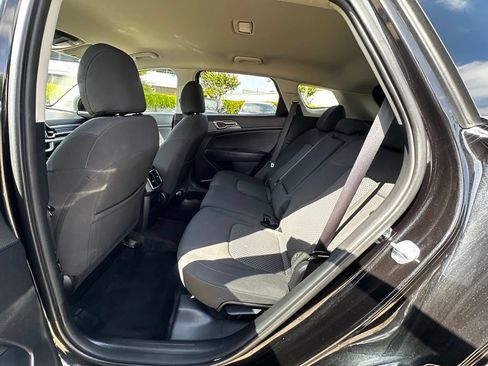 Used 2023 Kia Sportage LX FWD image 18