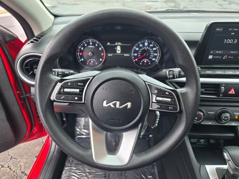 Used 2024 Kia Forte LXS image 31