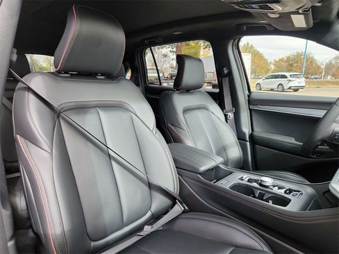 Used 2024 Jeep Wagoneer Launch Edition image 14