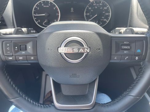 Used 2025 Nissan Rogue SV AWD/4WD image 12