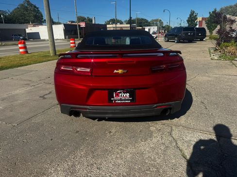 Used 2017 Chevrolet Camaro LT RWD image 6