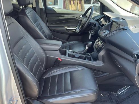 Used 2017 Ford Escape SE w/ SE Leather Comfort Package AWD/4WD image 18
