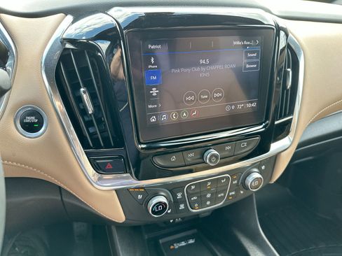 Used 2023 Chevrolet Traverse Premier image 16