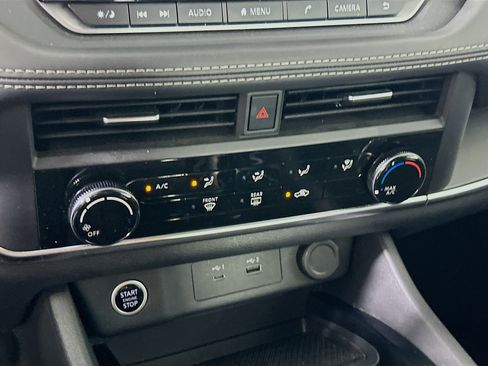 Used 2023 Nissan Rogue S AWD/4WD image 22