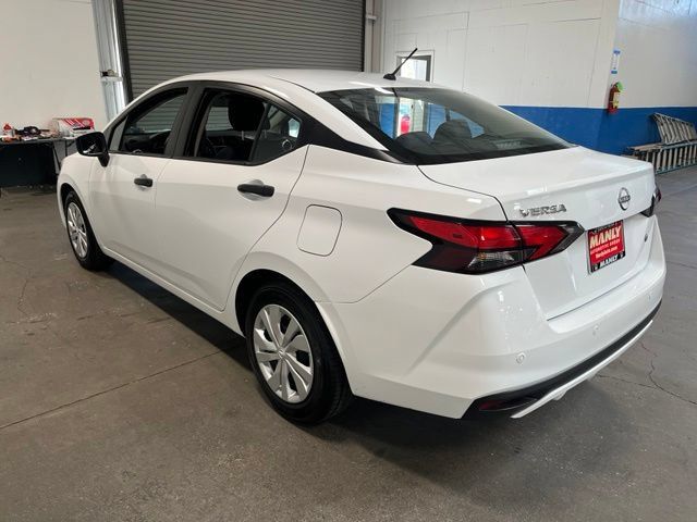 Used 2025 Nissan Versa S FWD image 5