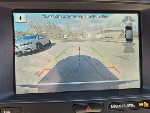 Used 2018 Ford Explorer XLT w/ Equipment Group 202A image 26
